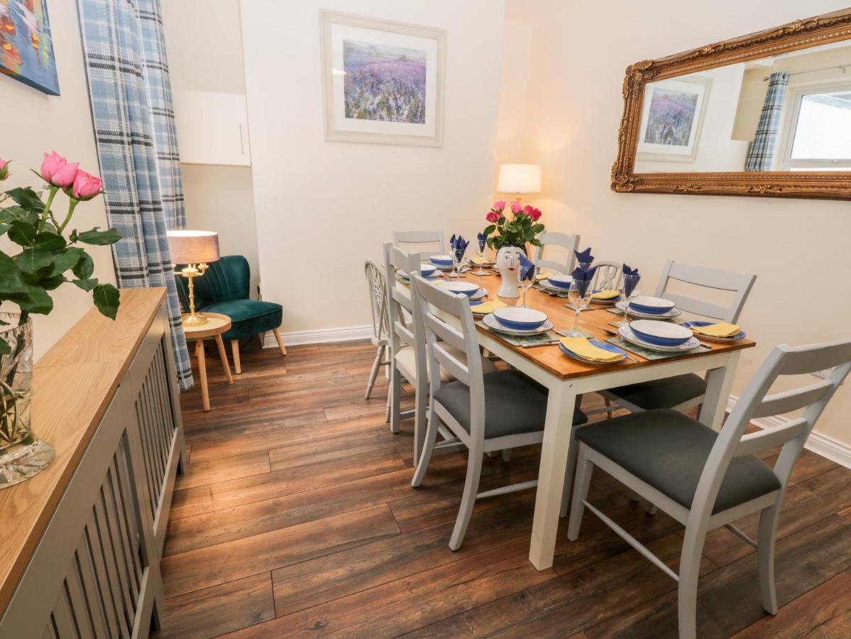 Harbour Hideaway Villa Whitby Buitenkant foto